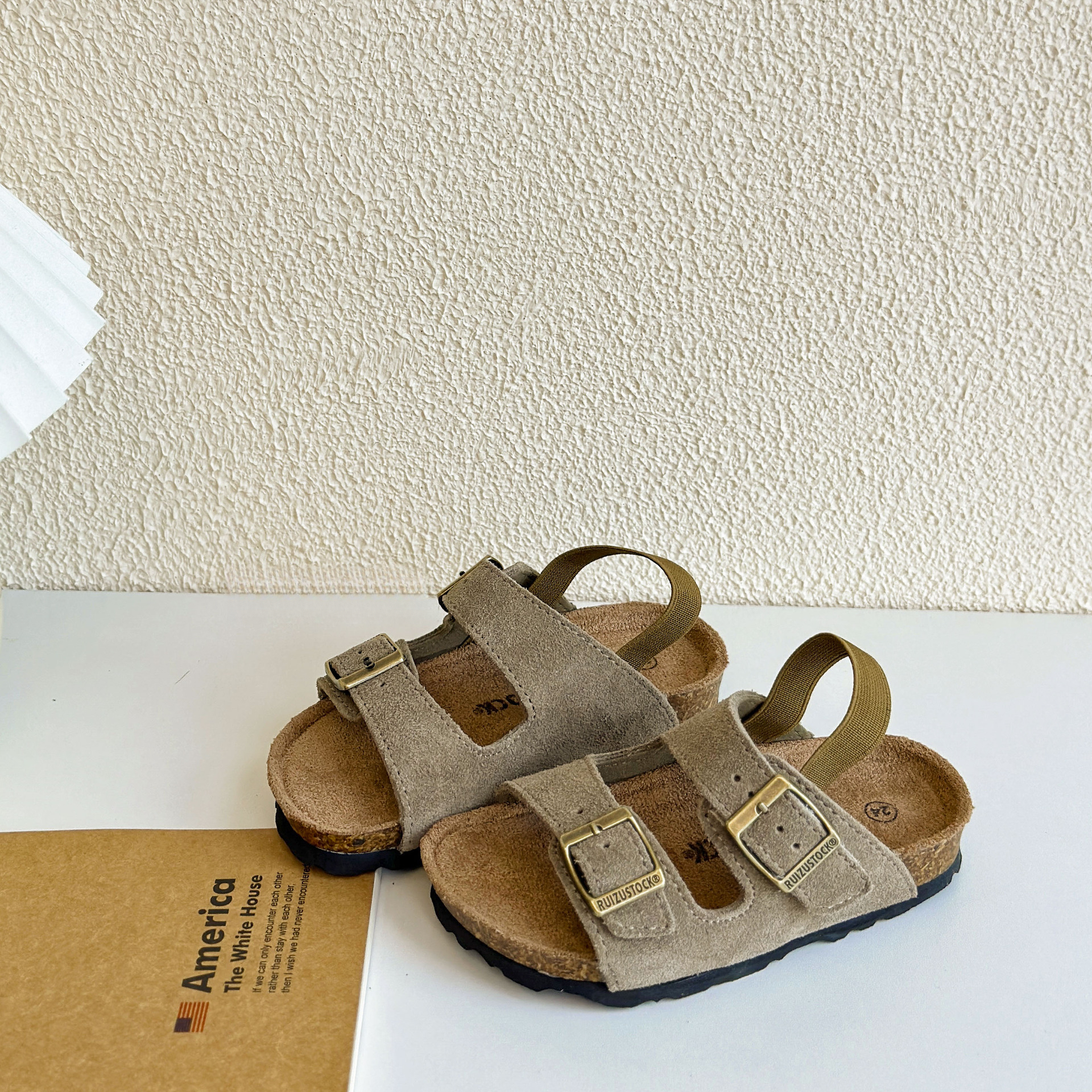 兒童夏季磨砂皮露趾木糠底涼拖鞋