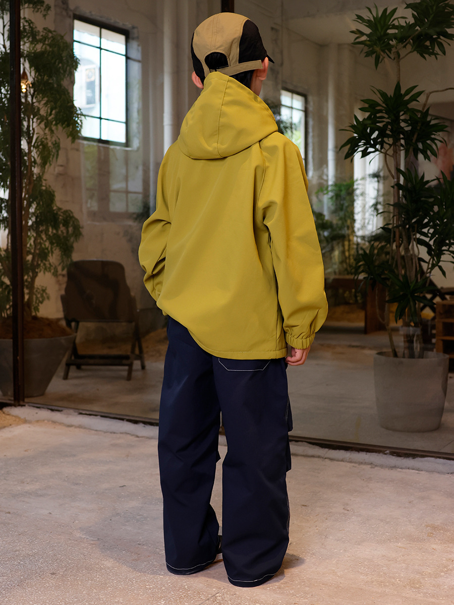 男童抗風一體絨保暖衝鋒衣