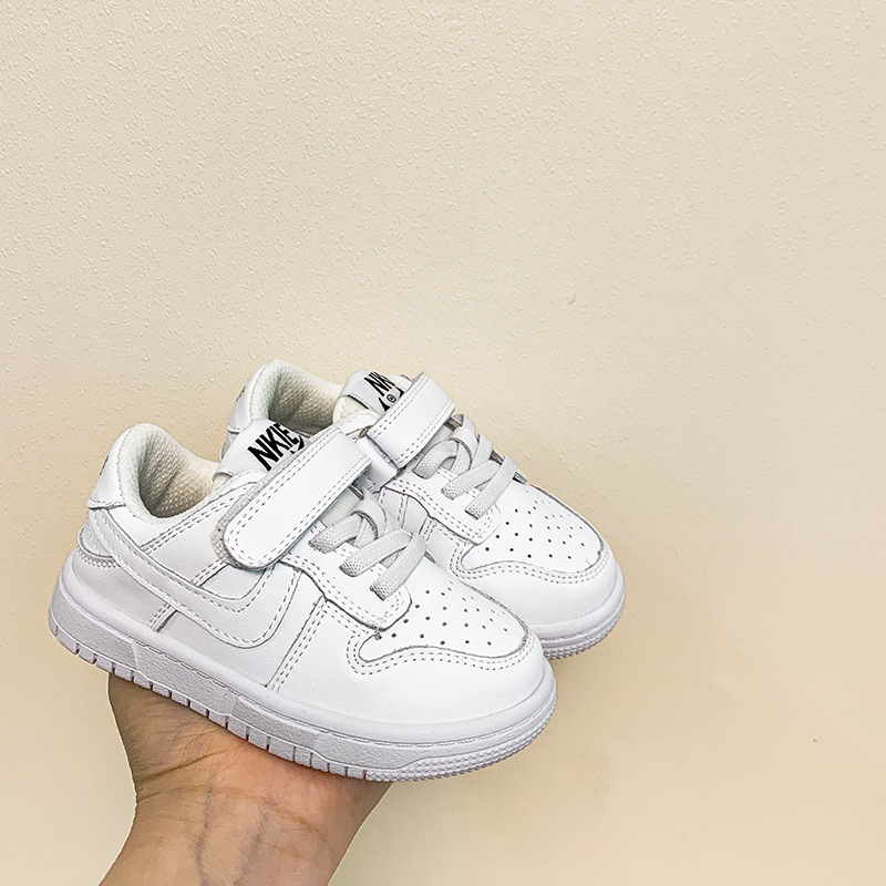 兒童春秋閃電倒鉤板鞋