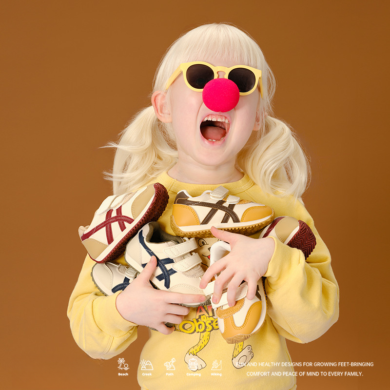 秋季兒童撞色軟底運動鞋