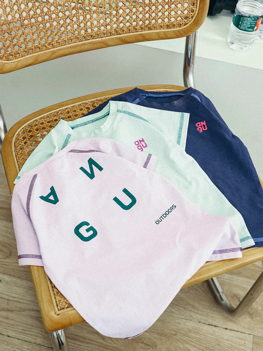 兒童撞色字母短袖T恤明顯設計