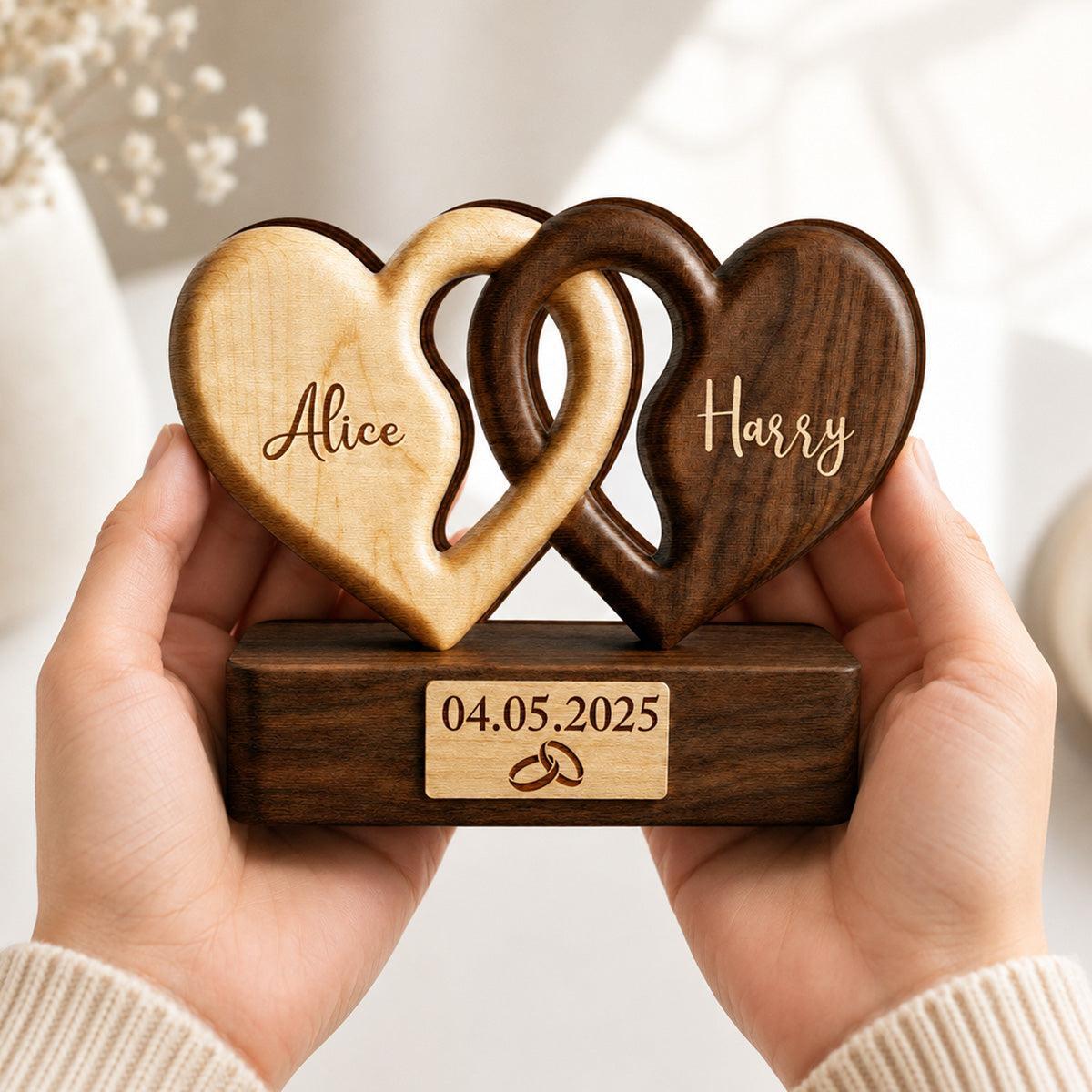 Interlocking Hearts Wooden Plaque - Personalized Anniversary Gift for Couples, Wedding Keepsake for Him & Her - MyFaceSocksAU