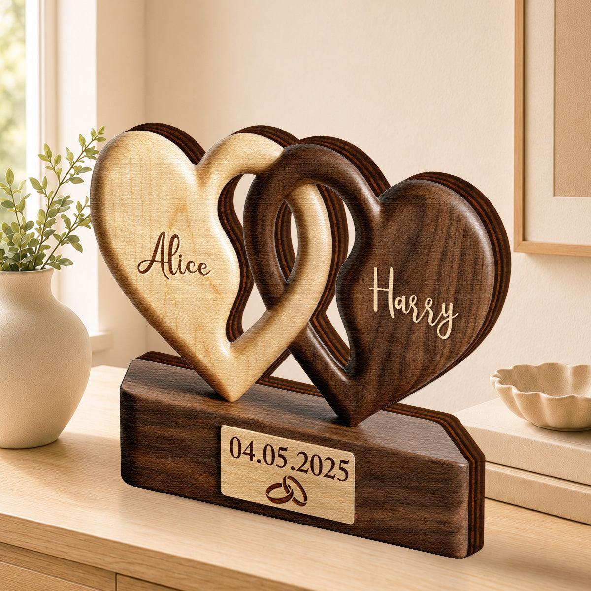 Interlocking Hearts Wooden Plaque - Personalized Anniversary Gift for Couples, Wedding Keepsake for Him & Her - MyFaceSocksAU
