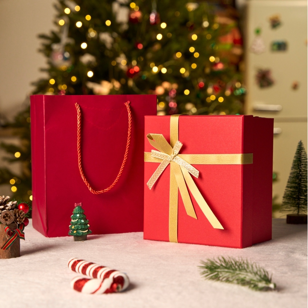 Golden Christmas Gift Box 20x18x10cm - MyFaceSocksAU