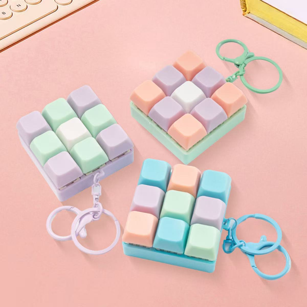 Stress Relief Button Keychain – Mechanical Keyboard Switch Tester Fidget Toy, Press Button Anxiety Relief Toy - MyFaceSocksAU