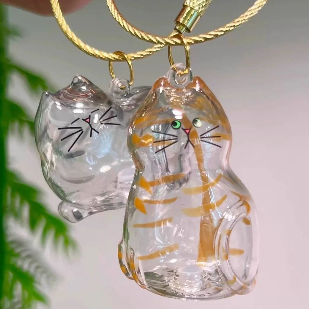 Transparent Cat Fur Capsule Keychain – Acrylic Gashapon Memory Holder Charm