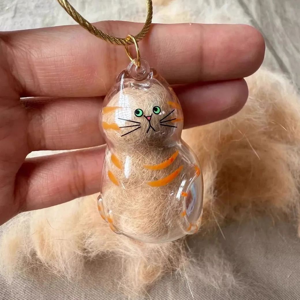 Transparent Cat Fur Capsule Keychain – Acrylic Gashapon Memory Holder Charm - MyFaceSocksAU