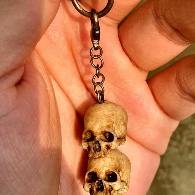 Personalized Hand-Painted Skull Keychain for Punk Style - Halloween Horror Keychain - Fast Delivery - MyFaceSocksAU