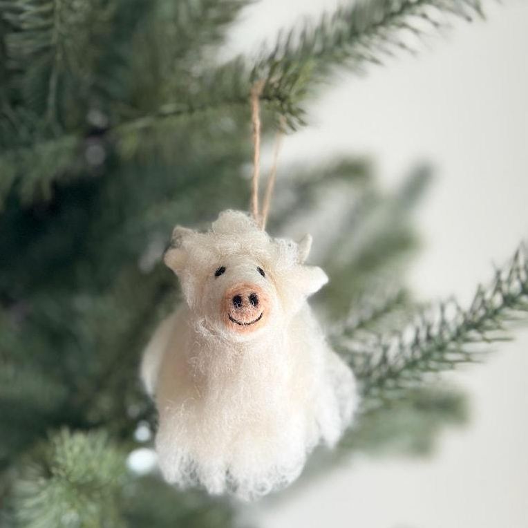 Needle Felted Highland Cow Ornament Fair Trade Ornament Handmade Wool Felt Highland Cattle Decor Cute Holiday Tree Hanging Decoration Multiple Colors Available