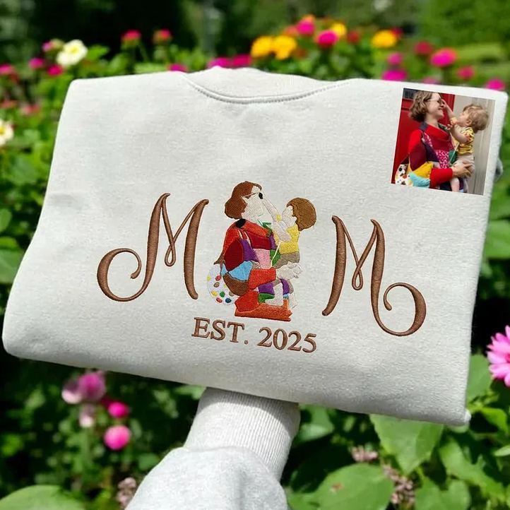 Custom Embroidered Mum Sweatshirt with Mum Kids Portrait - MyFaceSocksAU