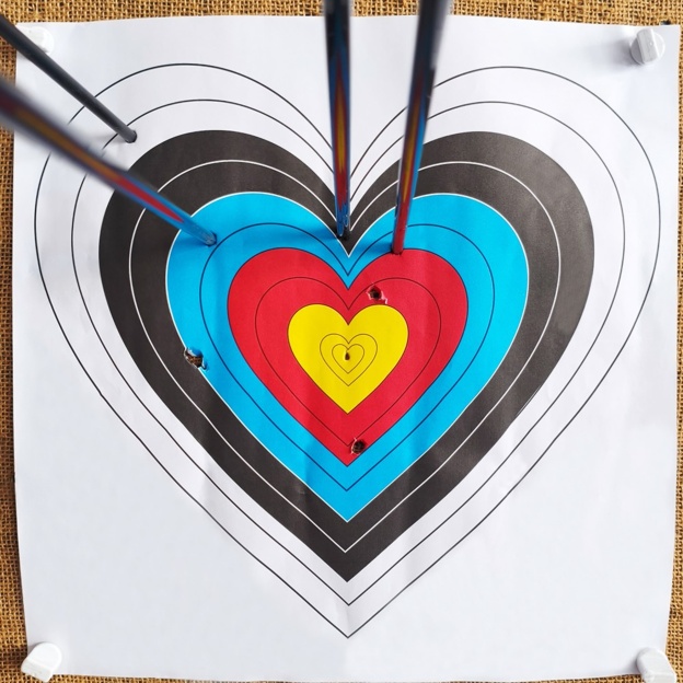 40×40cm Heart Shaped Archery Target Paper for Shooting Practice