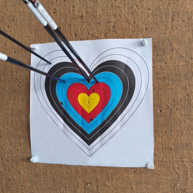 40×40cm Heart Shaped Archery Target Paper for Shooting Practice