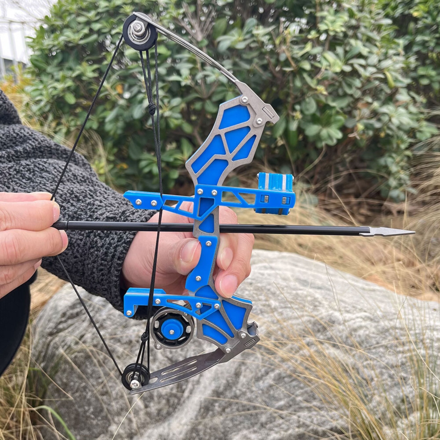  Mini Compound Bow 12 LB Draw Weight Beginner Archery Set