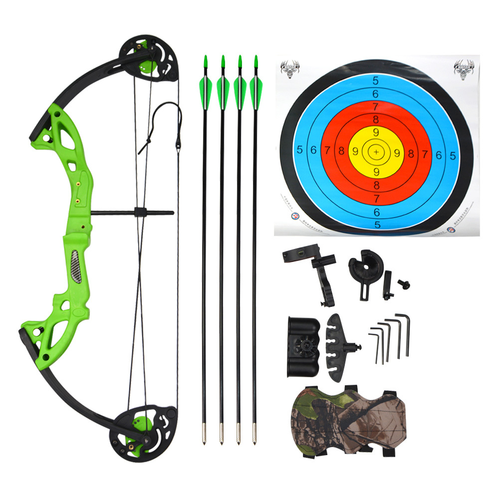 Complete archery set with quiver, arrows and arm guard
