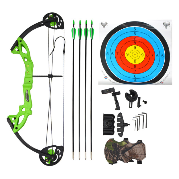 Complete archery set with quiver, arrows and arm guard