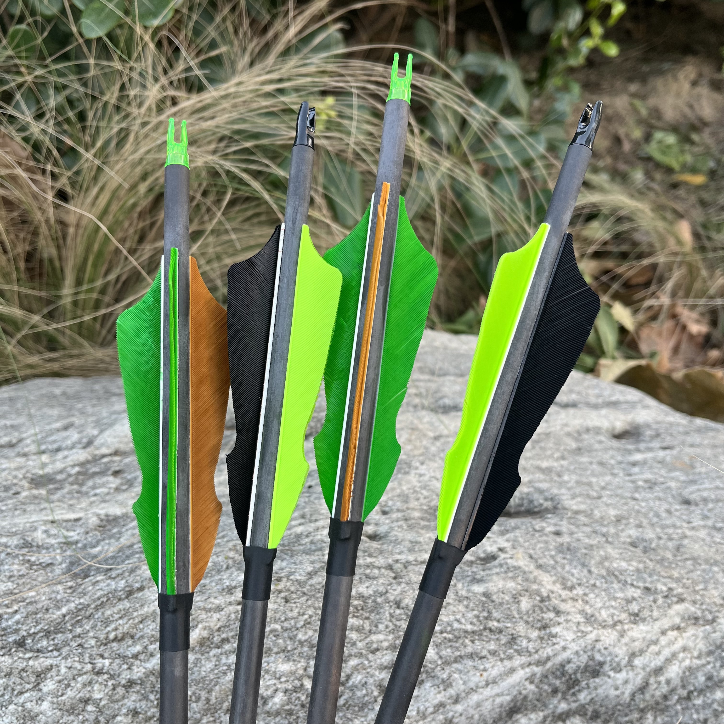 30" Pure Carbon Arrows With Turkey Feathers Professional Series