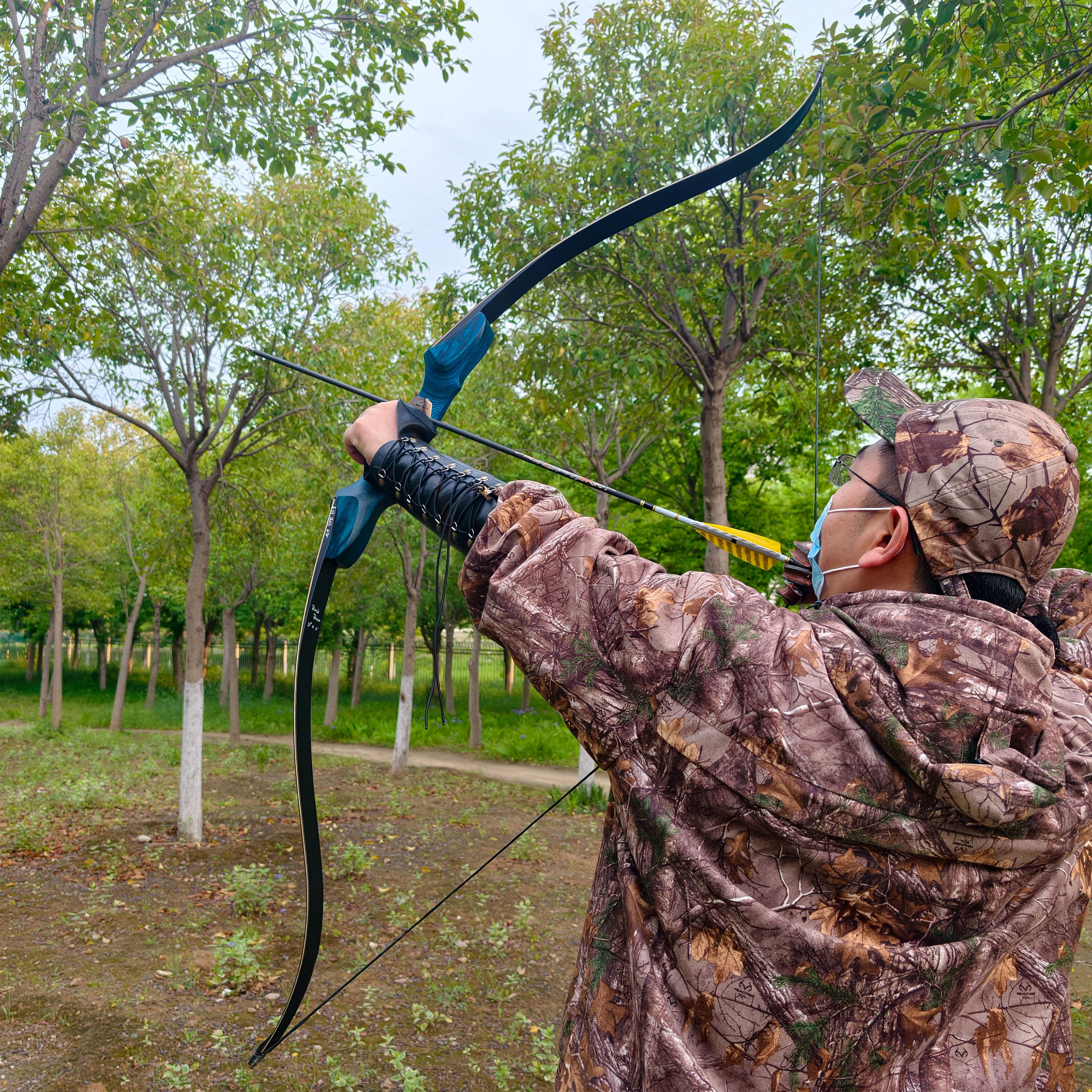 Rock Bear Wooden Takedown Recurve Bow 60'' Archery Hunting 20-60lbs