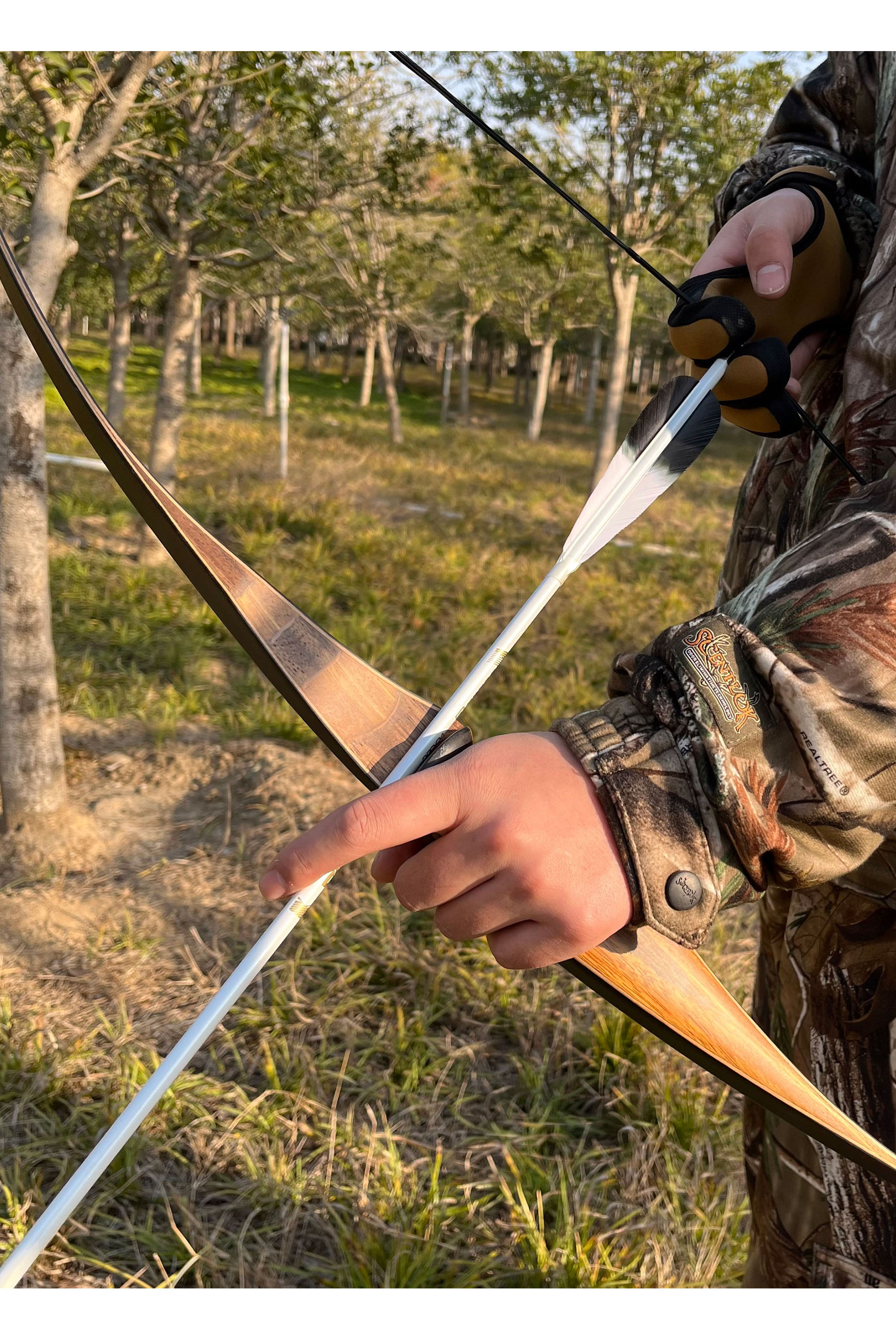 54" Traditional Hunting Longbow 10-35lbs Durable Wooden Bow