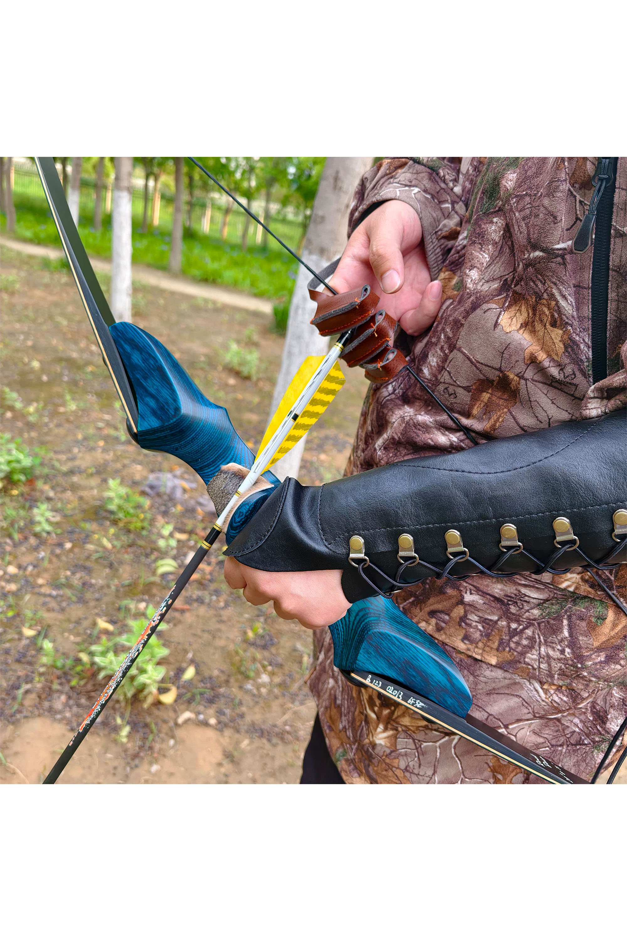 Rock Bear 20-60Lbs Takedown Hunting Recurve Bow Kit RH 