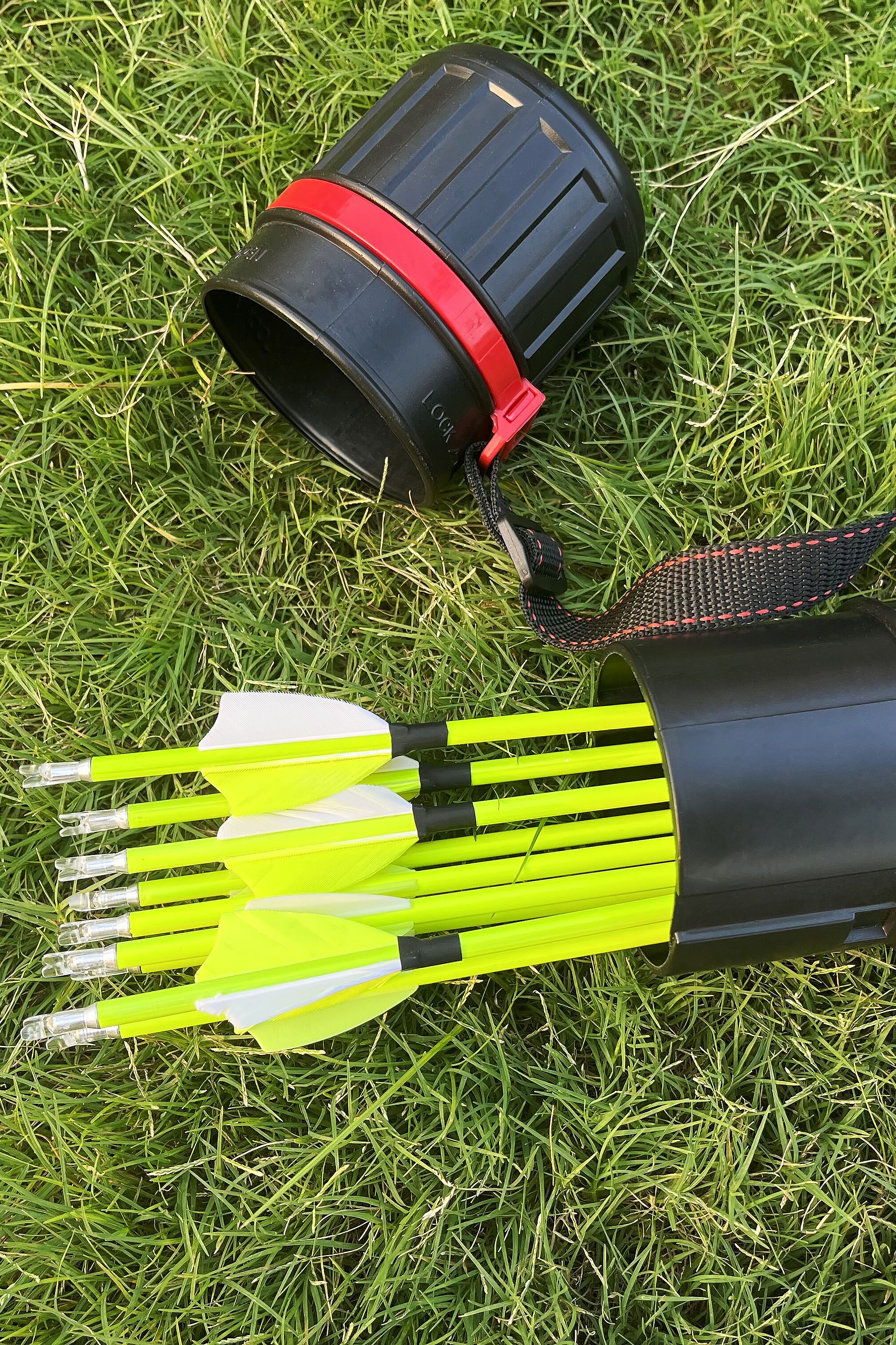 1500 Spine Mixed Carbon Arrows – 30" Length, Yellow Fletching