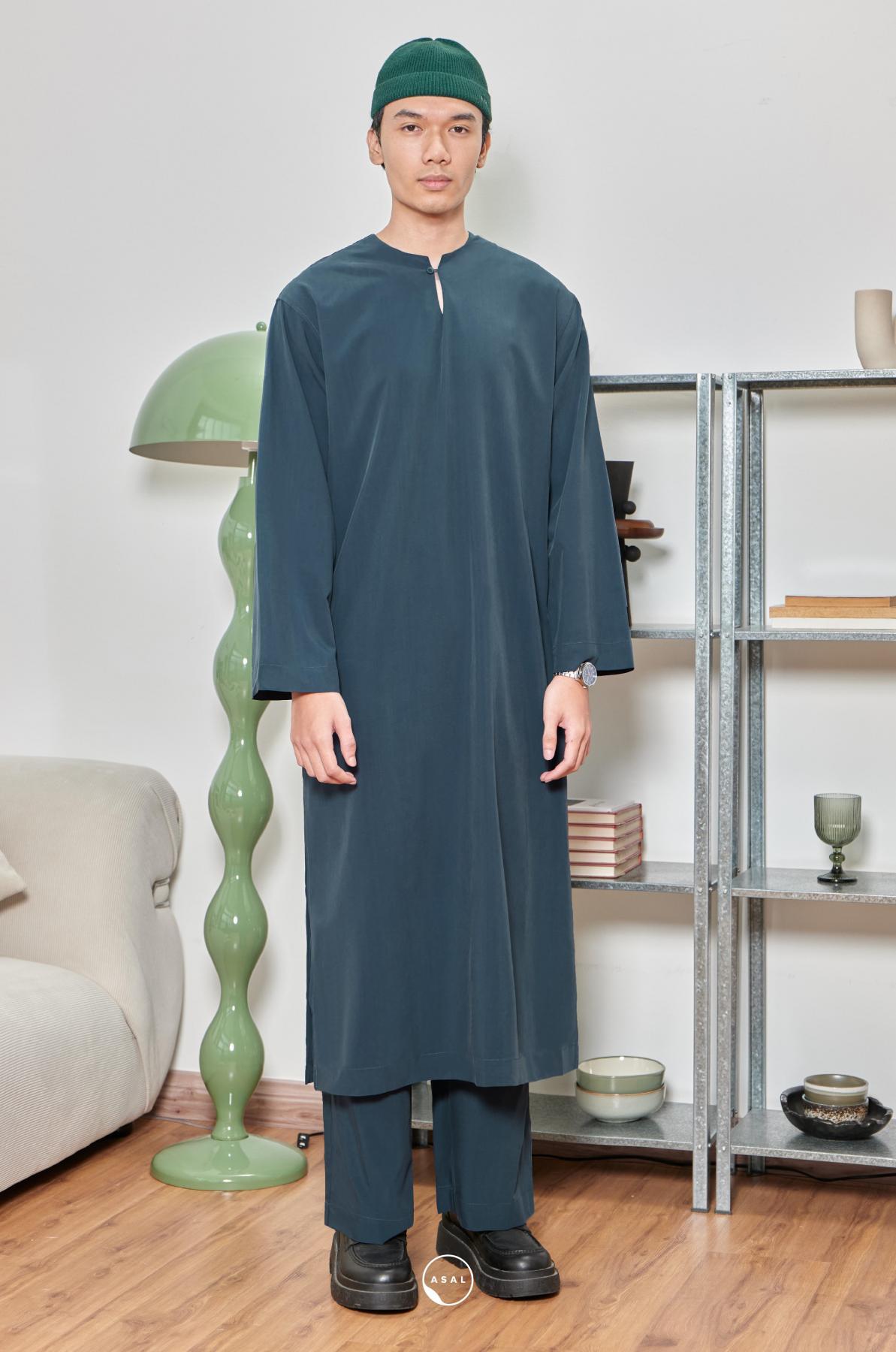 CANDANA IN MIDNIGHT NAVY