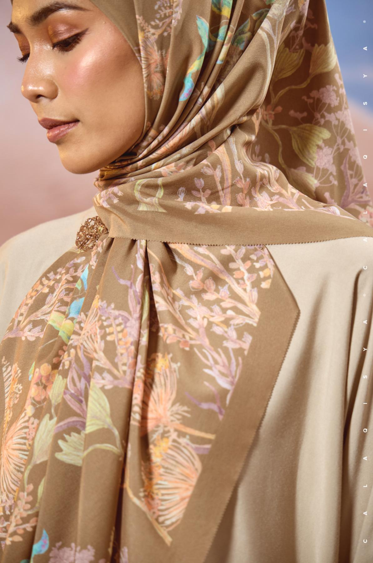 HAIRA SQUARE IN ANTIQUE BRONZE