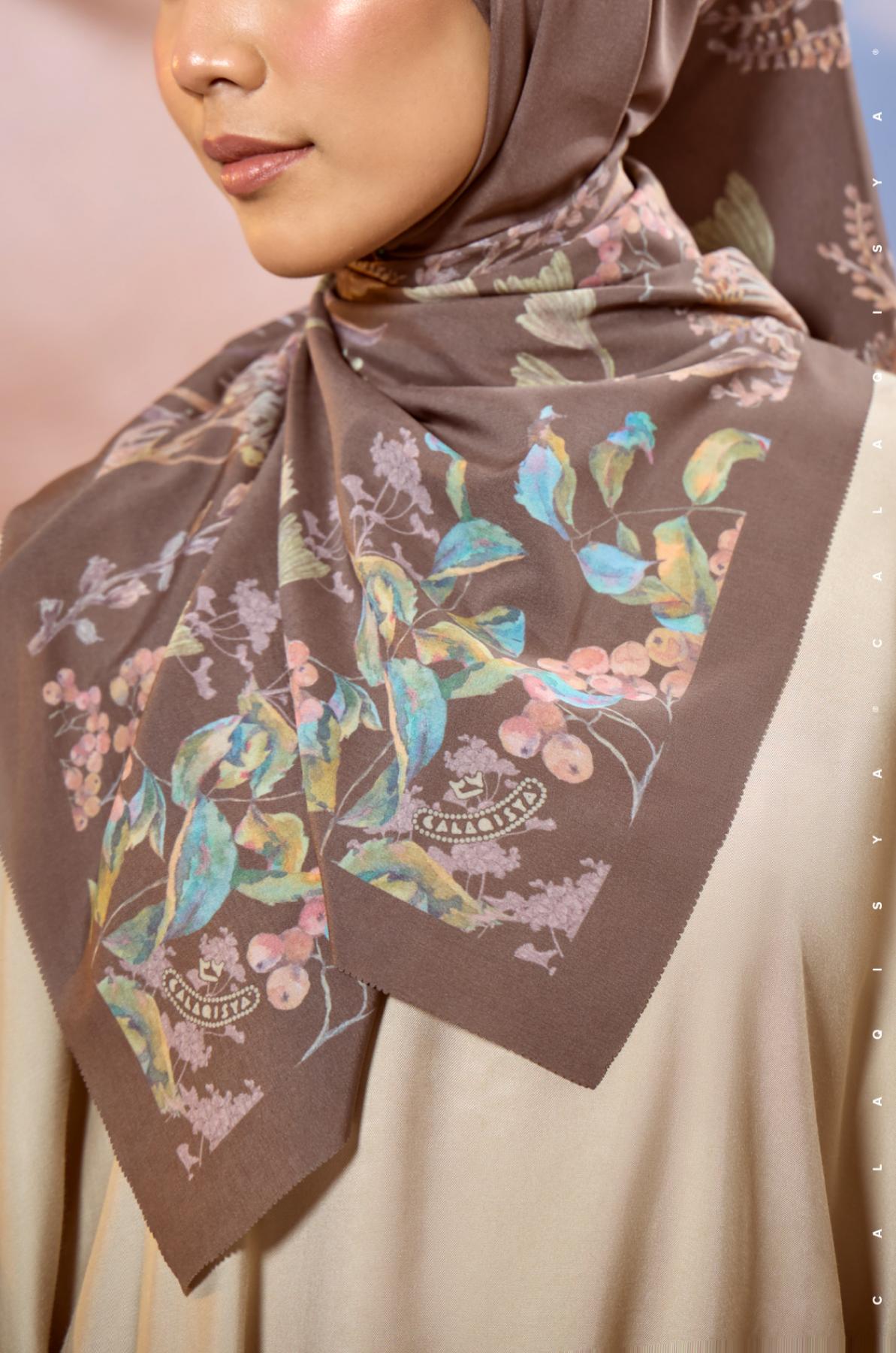 HAIRA SQUARE IN CHOCOLATE BROWN