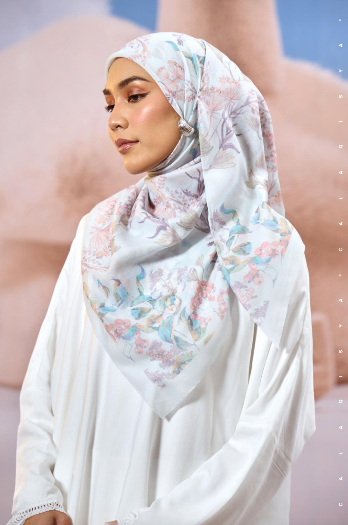 HAIRA SQUARE IN GLACIER GREY (A)