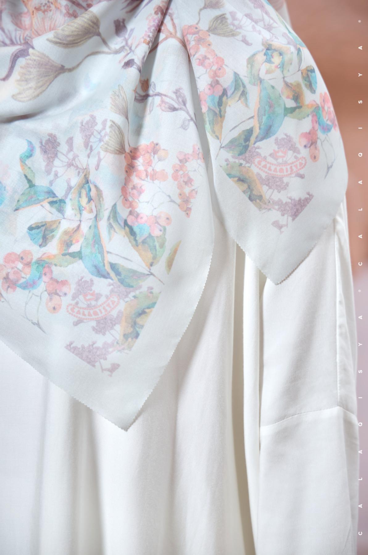 HAIRA SQUARE IN GLACIER GREY (B)