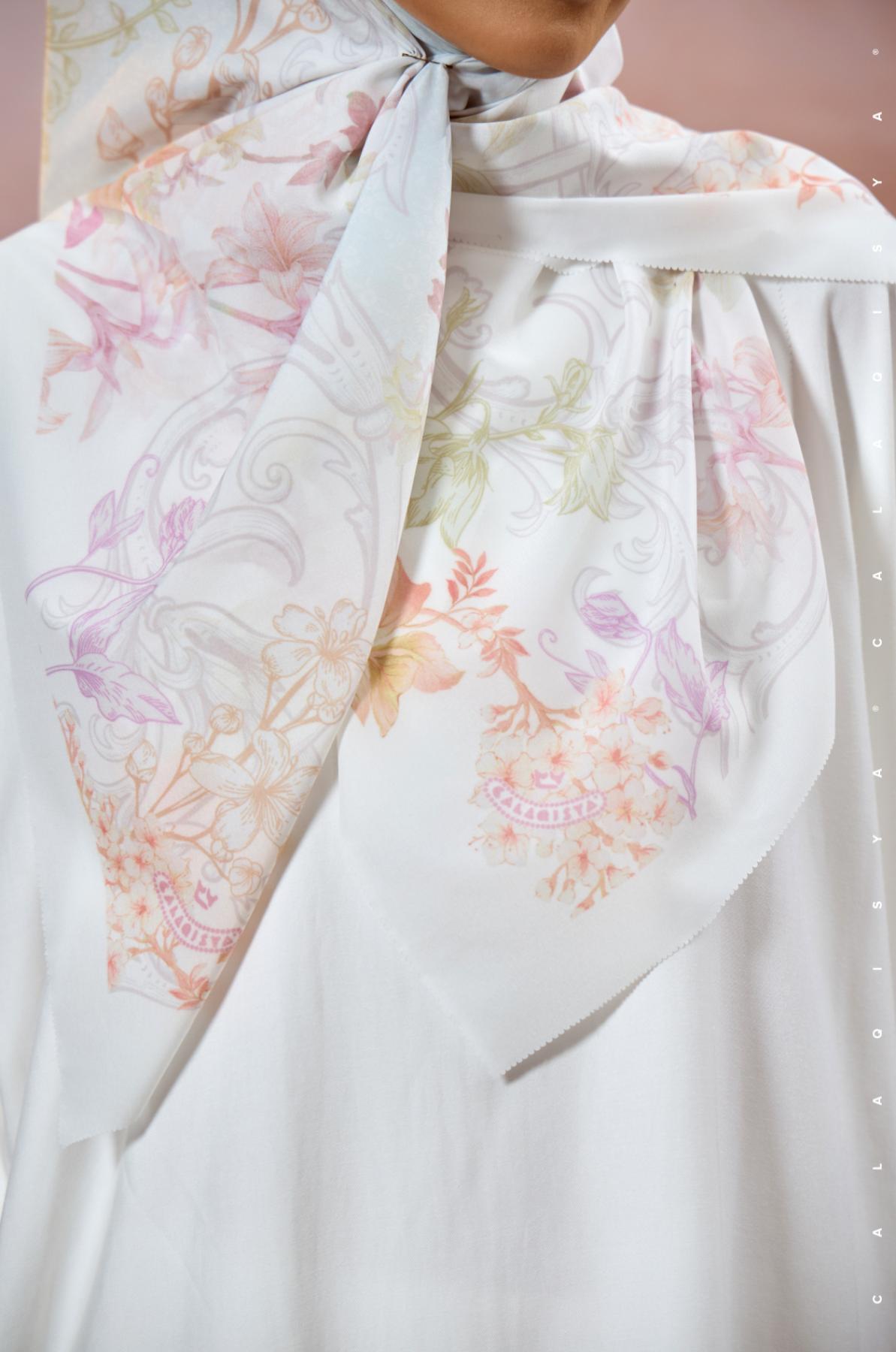 IRIS SQUARE IN OFF WHITE