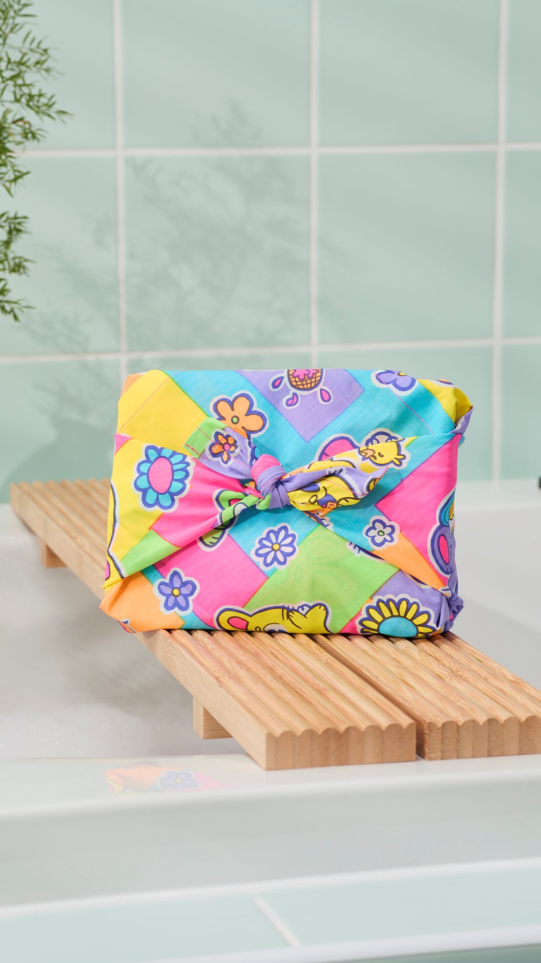 BUNNIES PICNIC KNOT WRAP