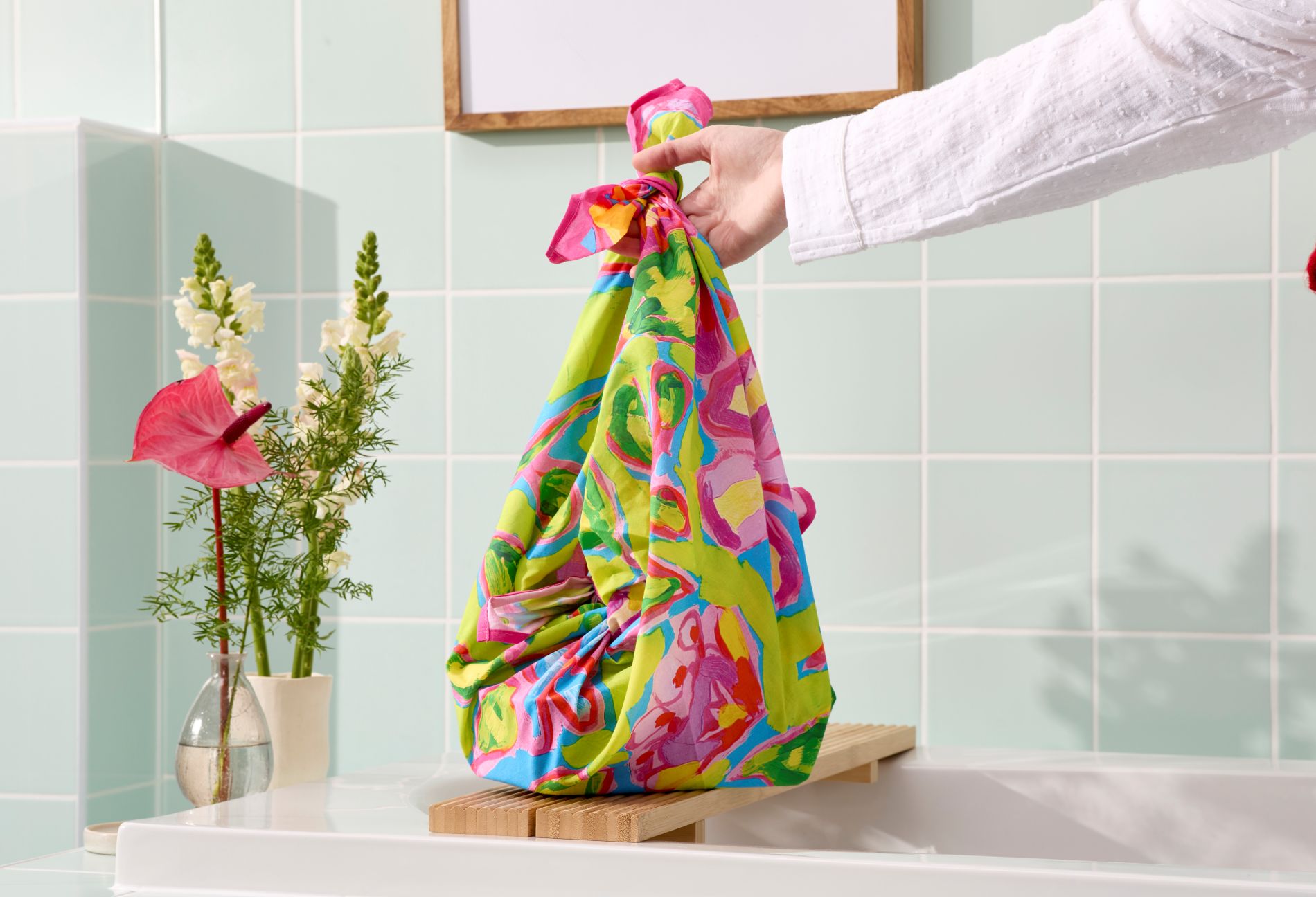 FLOURISH IN COLOUR KNOT WRAP