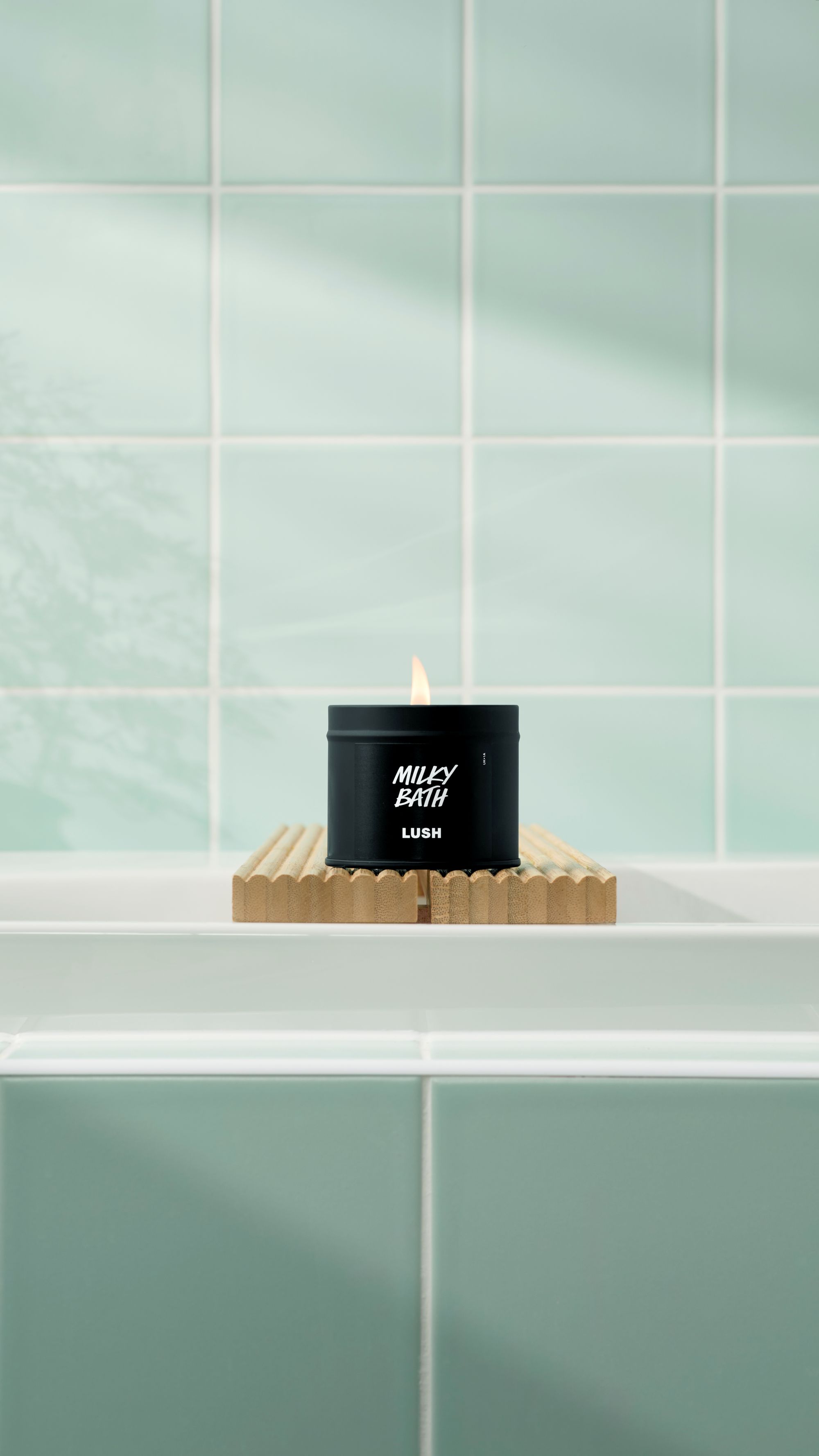 MILKY BATH SCENTED CANDLE