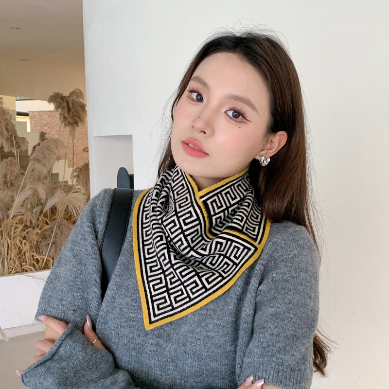護衣領百搭針織三角巾