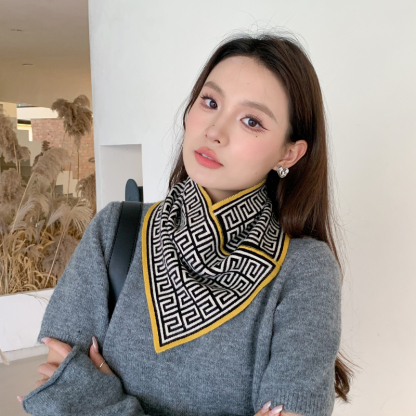 護衣領百搭針織三角巾