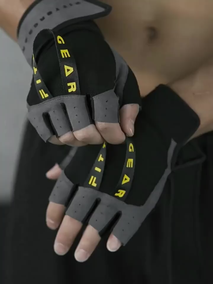 FITTERGEAR ถุงมือฟิตเนสแบบครึ่งนิ้ว (TRAINGING GLOVES)