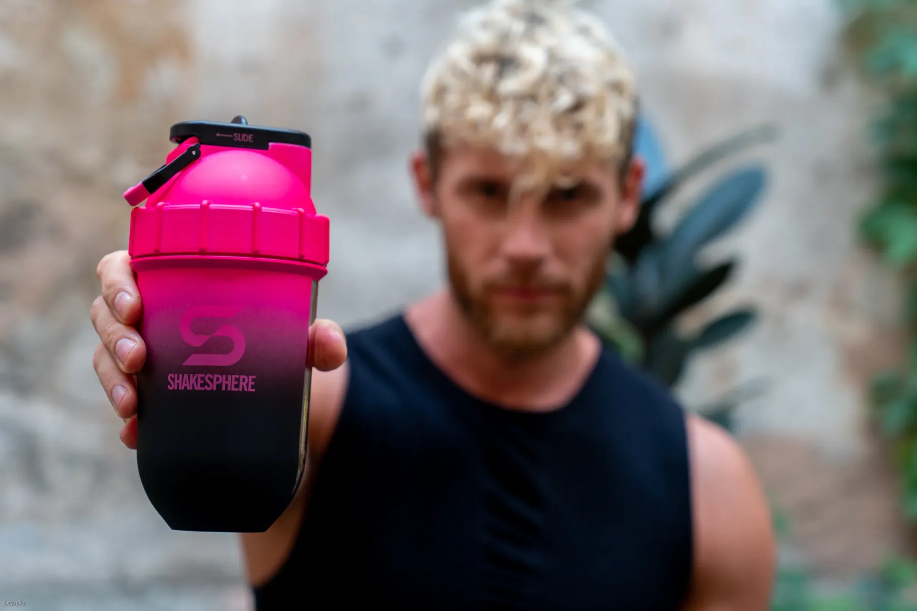 SHAKESPHERE Tumbler Cooler Shaker Ombre Tritan 700ml เเก้วเชคเกอร์ เเก้วชงเวย์ แก้วน้ำพกพา