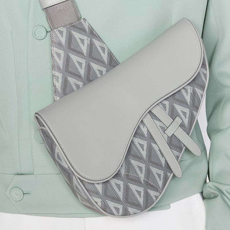 DIOR サドルバッグ  Ref: 1ADPO093CDP_H42E-最安値に挑戦中!!!