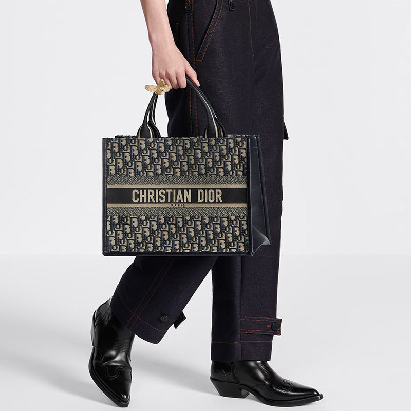 DIOR  Book Tote バッグ ミディアムRef: M1324CZBB_M928-最安値に挑戦中!!!