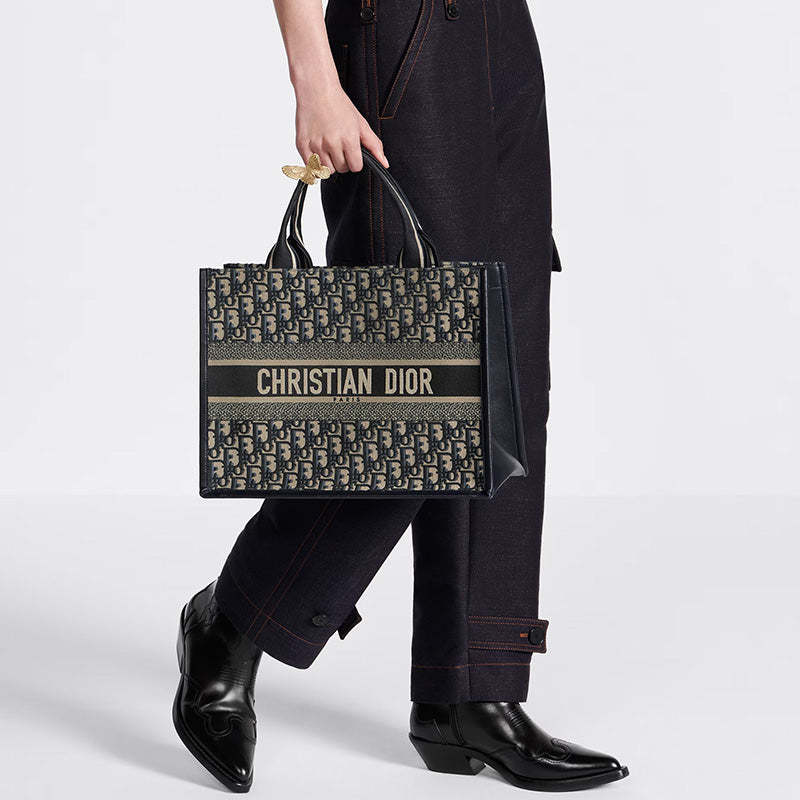 DIOR  Book Tote バッグ ミディアムRef: M1324CZBB_M928-最安値に挑戦中!!!