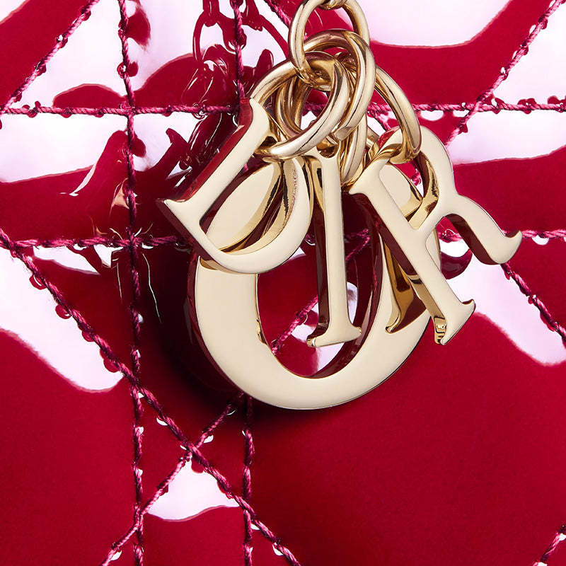 DIOR レディ ディオール ミニ ウォレット  Ref: S0178OVRB_M323-最安値に挑戦中!!!