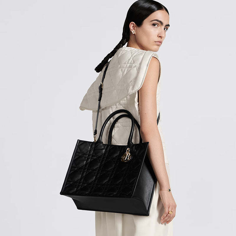 DIOR  Book Tote バッグ ミディアム Ref:  M1324OWHP_M900-最安値に挑戦中!!!