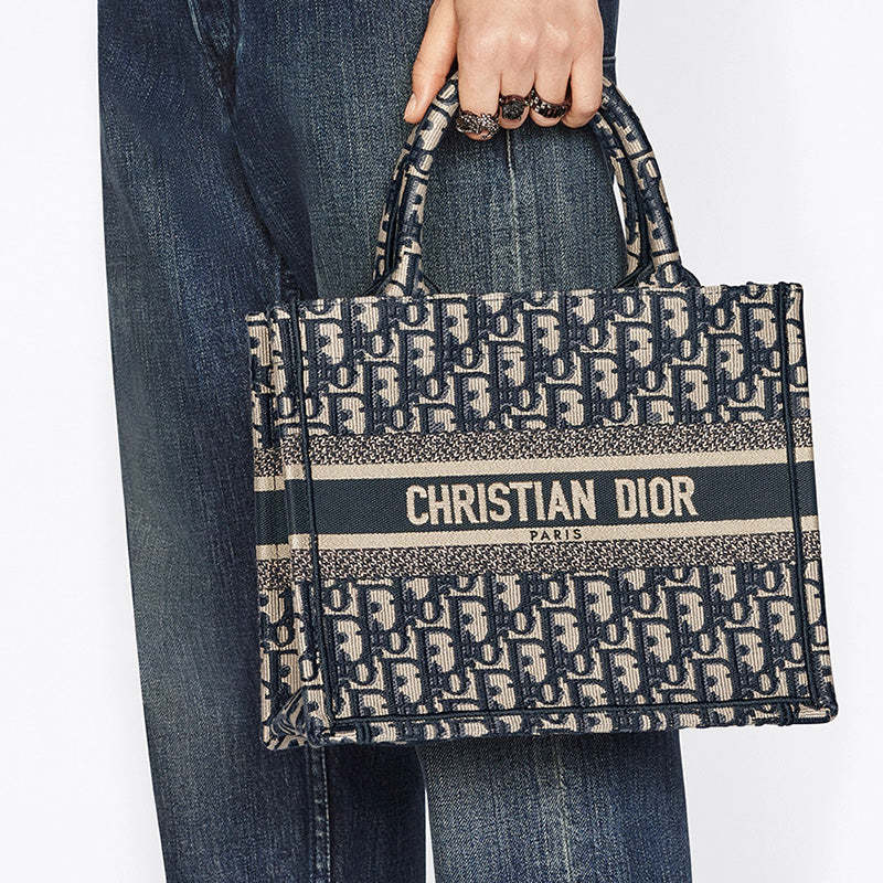 DIOR  Book Tote バッグ ミディアムRef: M1324CZBB_M928-最安値に挑戦中!!!