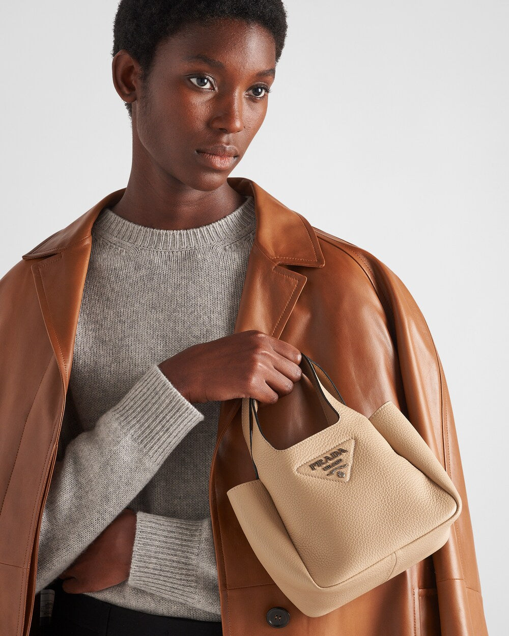 PRADA      レザーハンドバッグ    PMRef:1BA349_2DKV_F02YP_V_OOO-最安値に挑戦中!!!