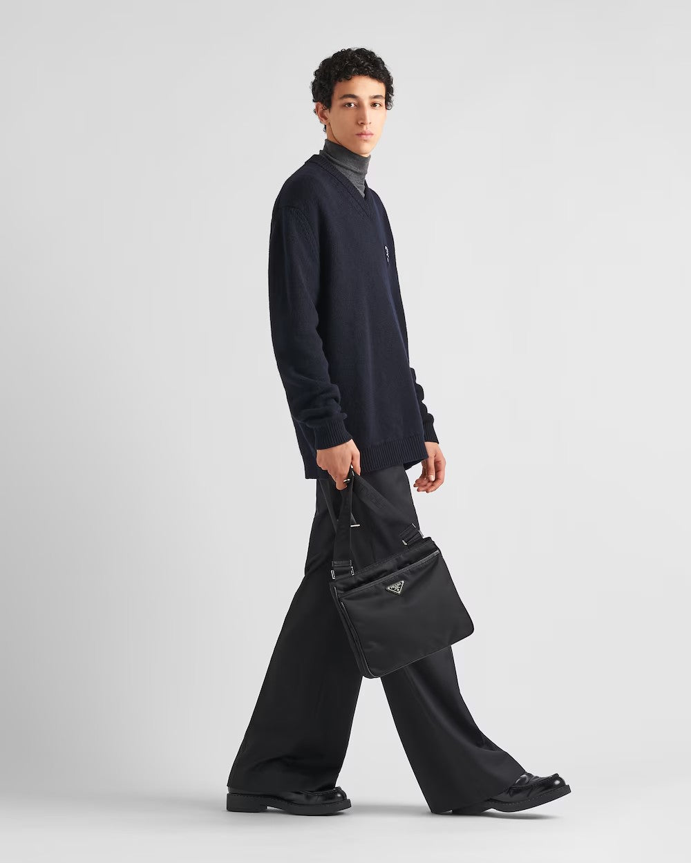 PRADA      Re-Nylon xサフィアーノレザー ショルダーバッグ    PMRef:2VH118_2DMH_F0002_V_XOO-最安値に挑戦中!!!