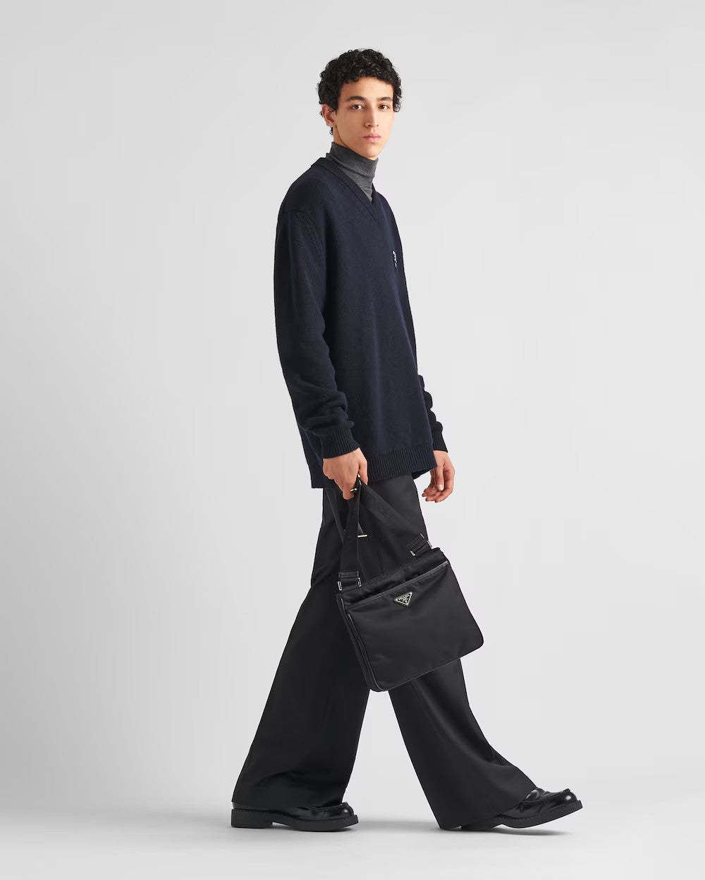 PRADA      Re-Nylon xサフィアーノレザー ショルダーバッグ    PMRef:2VH118_2DMH_F0002_V_XOO-最安値に挑戦中!!!