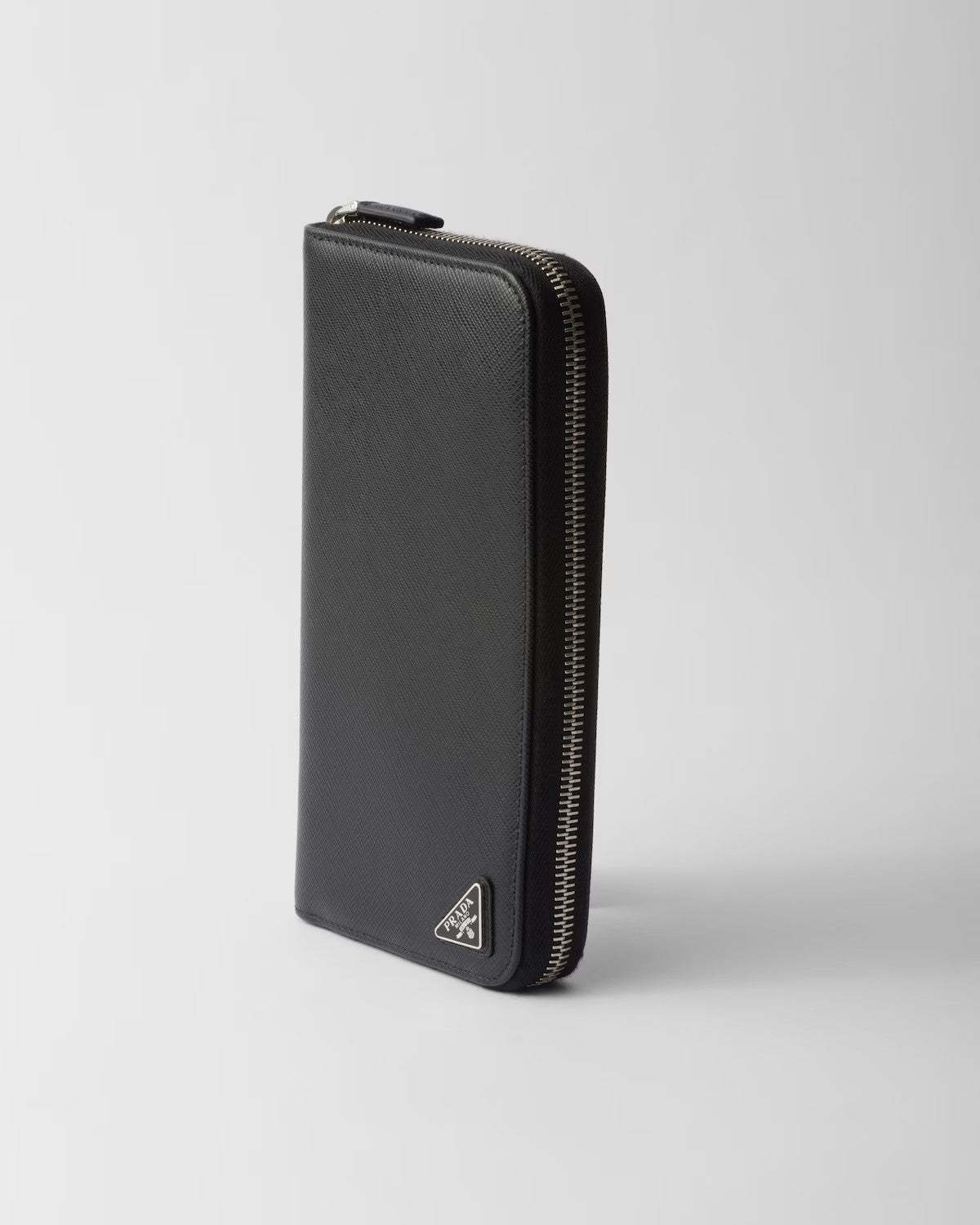 PRADA      サフィアーノトライアングル ジップアラウンド財布    PMRef:2ML317_QHH_F0002-最安値に挑戦中!!!