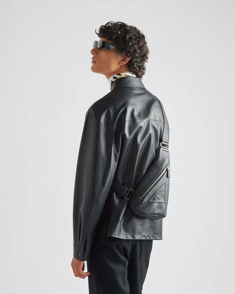 PRADA      プラダ クロス レザー バッグ    PMRef:2VZ098_2BBE_F0002_V_OLO-最安値に挑戦中!!!