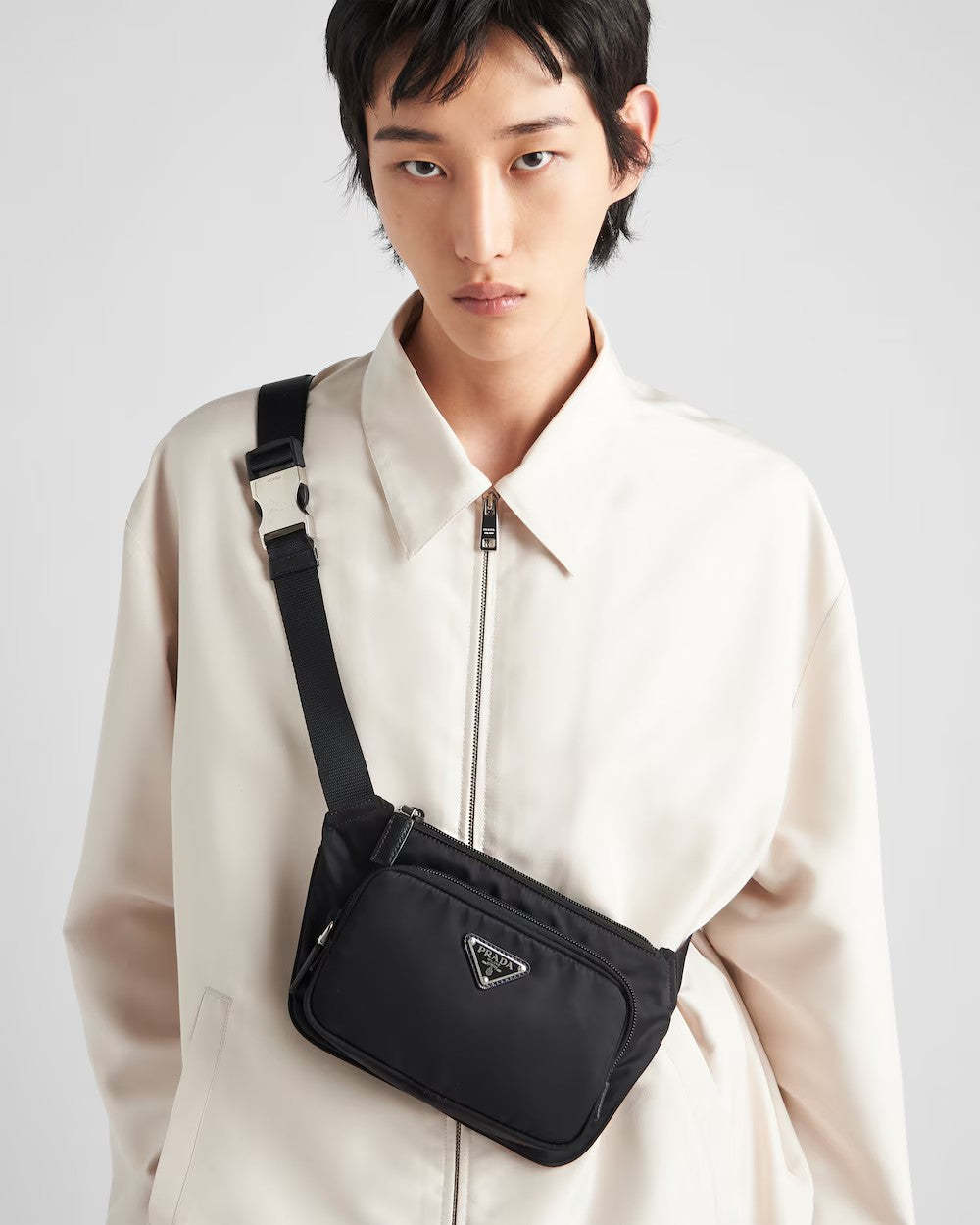 PRADA      Re-Nylon xサフィアーノレザー ショルダーバッグ    PMRef:2VH128_2DMH_F0002_V_OOM-最安値に挑戦中!!!