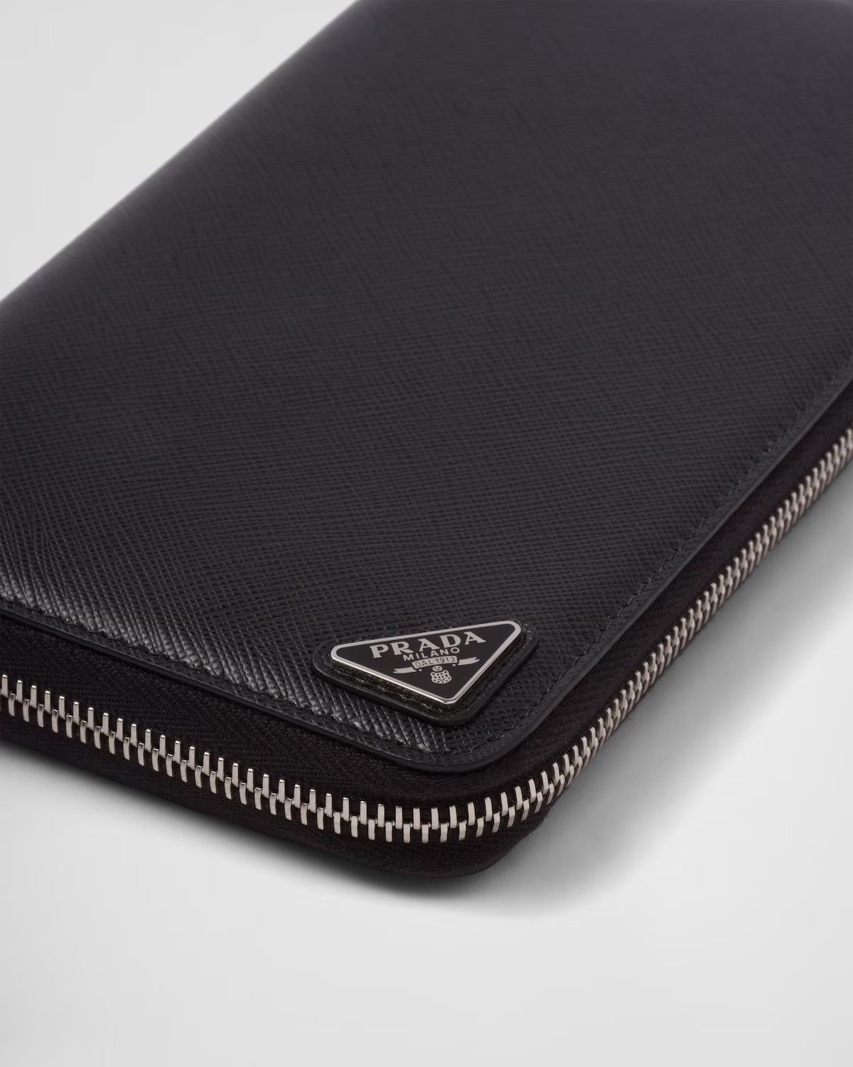 PRADA      サフィアーノレザー ジップアラウンド財布    PMRef:2ML188_QHH_F0002